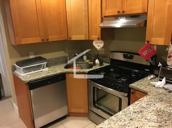 316 Saint Paul St APT 1A, Brookline, MA 02446