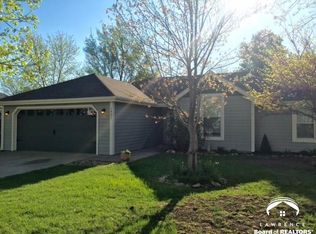 1401 Sundown Ct, Lawrence, KS 66044