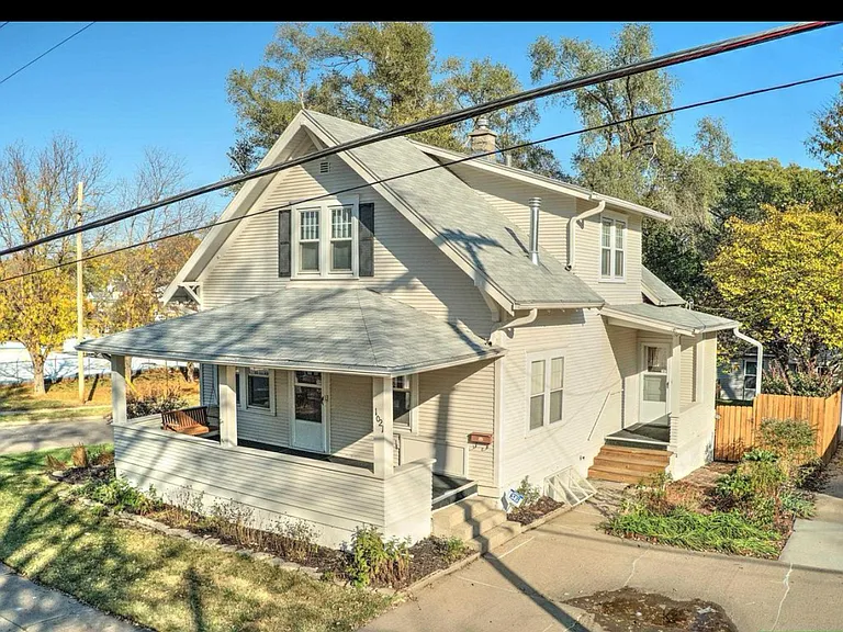 1021 N 47th Ave — Photo 1