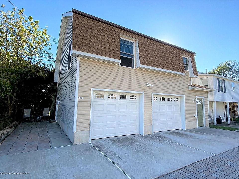 1st image of 211 Brinley Ave
