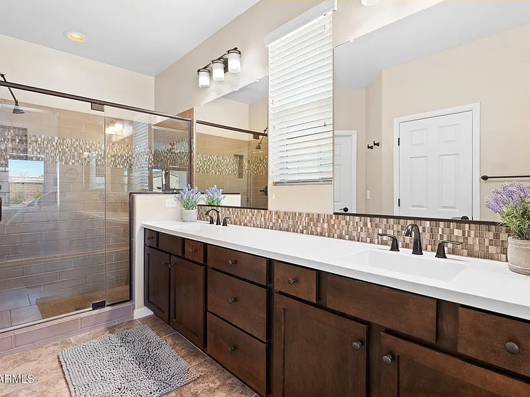 3913 Gold Ridge Rd — Photo 5
