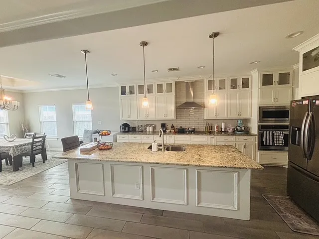 3734 Berkeley Dr — Photo 1