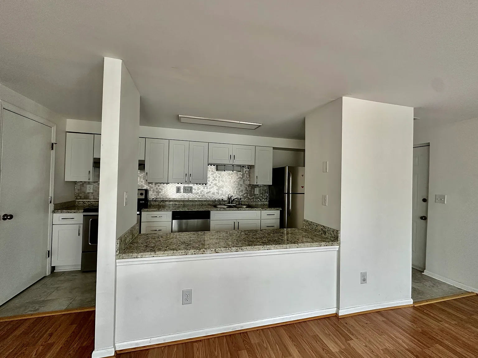 2 bed, 847 sqft, $1,299 — Photo 2