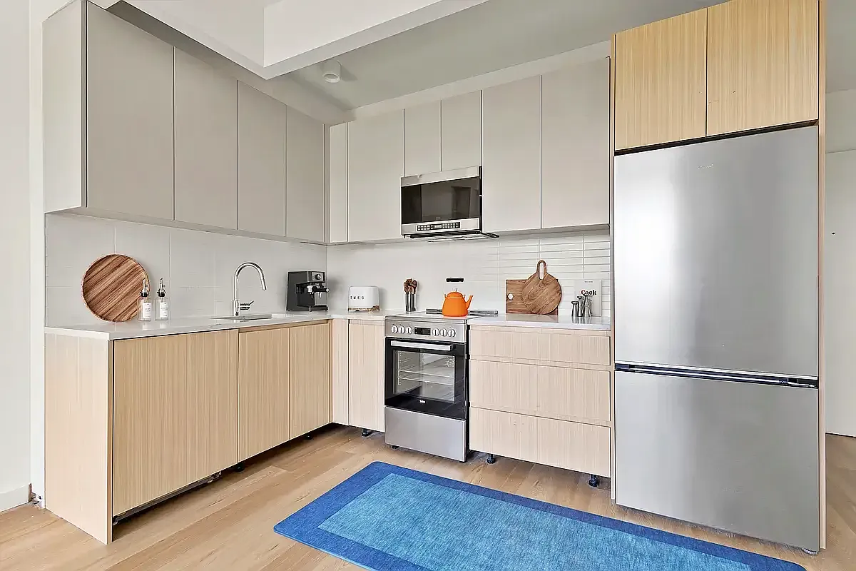 170 West 225th Street — Photo 2