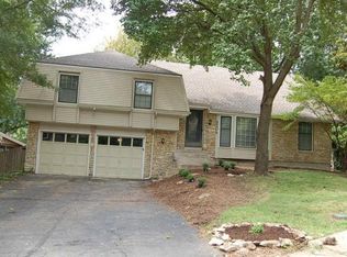 8206 Hauser Dr, Lenexa, KS 66215