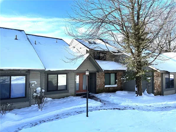 1918 S Ridge Ct, Hidden Valley, PA 15502