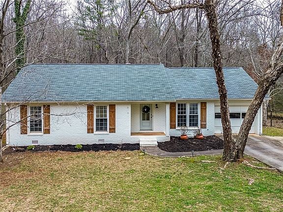 3rd image of 325 Brookstone Drive