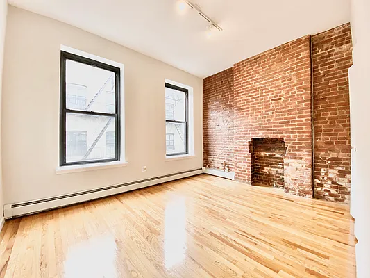 Rented by Bohemia Realty Group | media 7