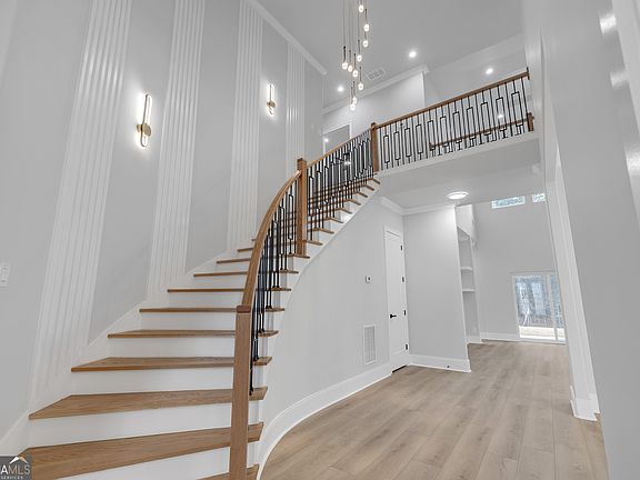 4th image of 70 Grassy Springs Ct