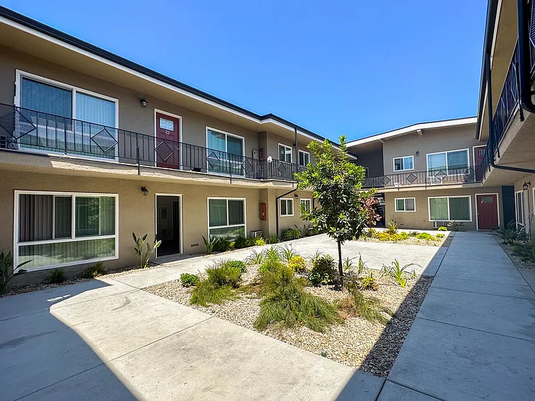 1027 S Atlantic Blvd — Photo 52