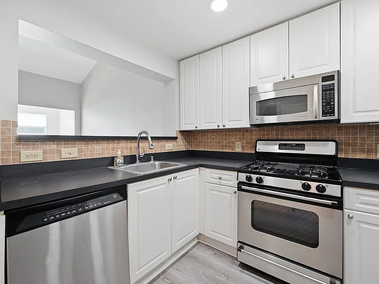 191 Somervelle St #407 — Photo 8