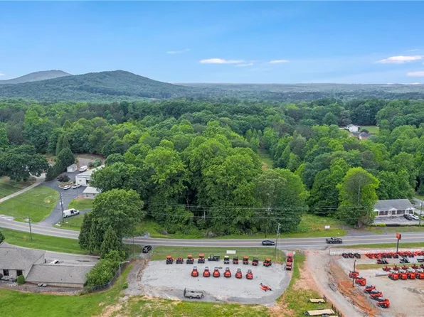 2445 Dahlonega Hwy, Cumming, GA 30040