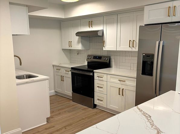115 E Kings Hwy Unit 211