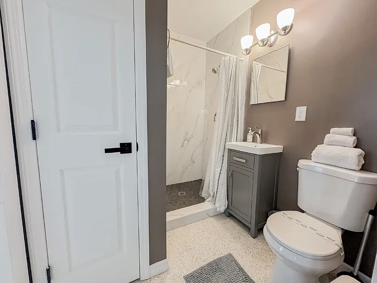 2825 N Beach Rd — Photo 16