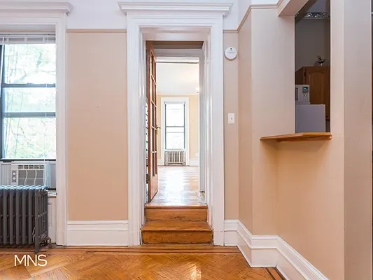 Rented by MNS | media 18