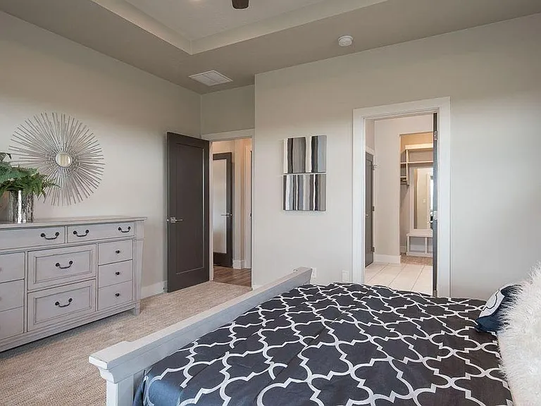 1385 Laramie Ave — Photo 12