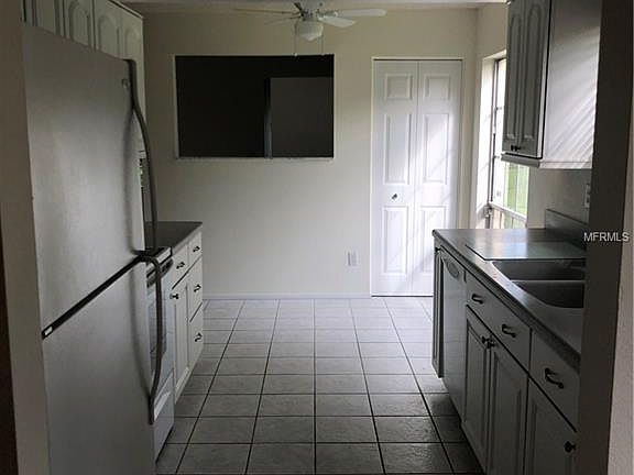 5th image of 978 Madrid Dr