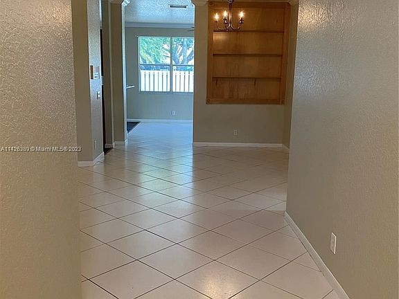 3rd image of 187 Bayridge Ln