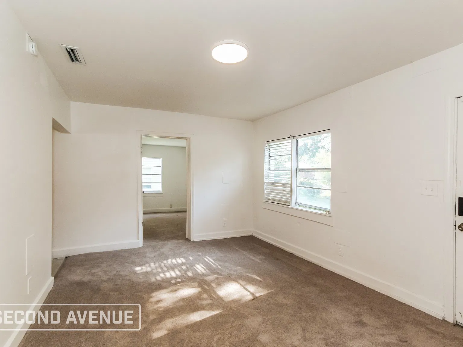 4 bed, 1.0 bath, 1142 sqft, $1,275 — Photo 4