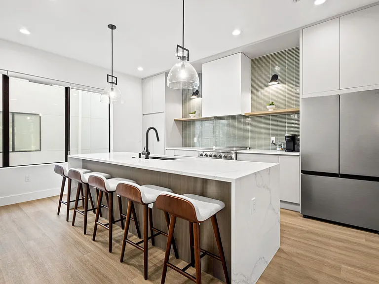 210 W Columbus Dr #3 — Photo 22
