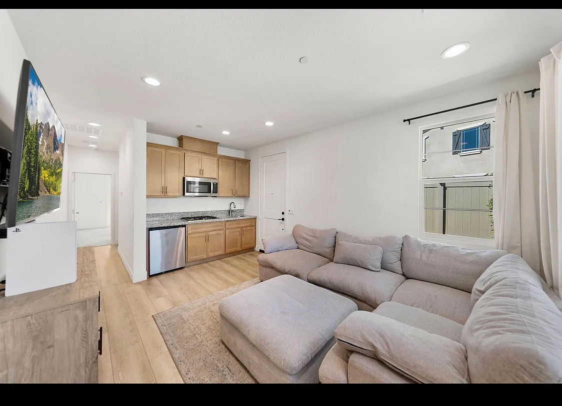 1 bed, $1,750 — Photo 2