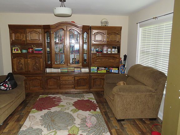3rd image of 239 Mayberry Way