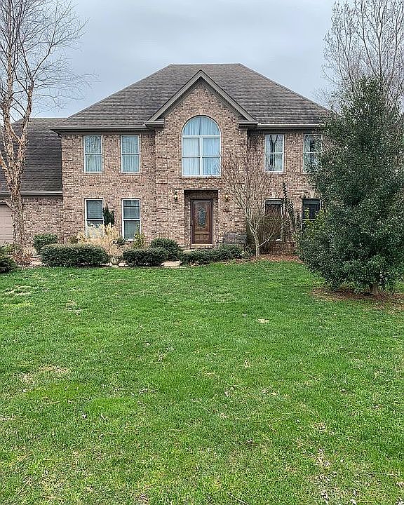 1st image of 121 Fairway Dr