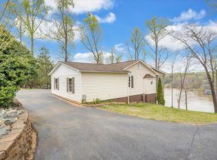 600 Forest Shores Rd, Wirtz, VA 24184