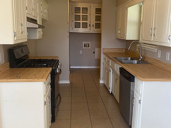 4th image of 1015 W 9th St S