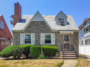 7346 186th St, Fresh Meadows, NY 11366