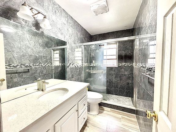 4th image of 6133 213th St