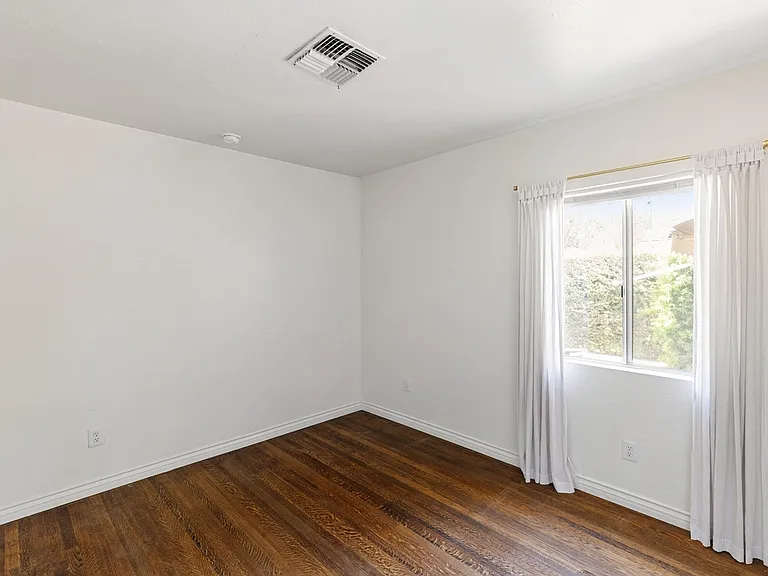 5723 Stansbury Ave #1 — Photo 13