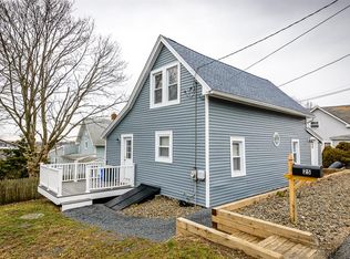 25 Pierce Ave, Tiverton, RI 02878
