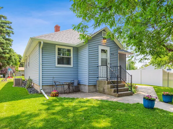 810 4th St SE, Barnesville, MN 56514
