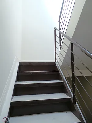 Rented by Perry Associates NYC Inc | media 25