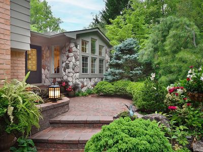 3656 Forest Hill Dr, Bloomfield Hills, MI, 48304