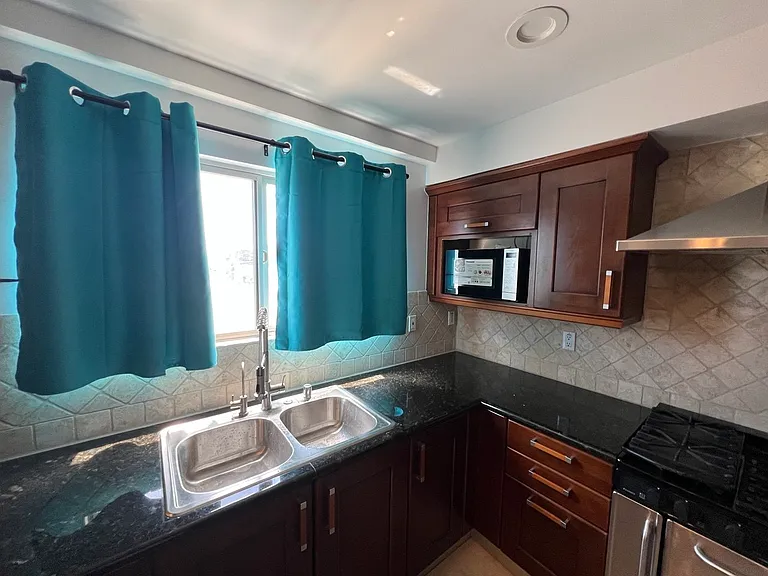 1621 Barry Ave #301 — Photo 12