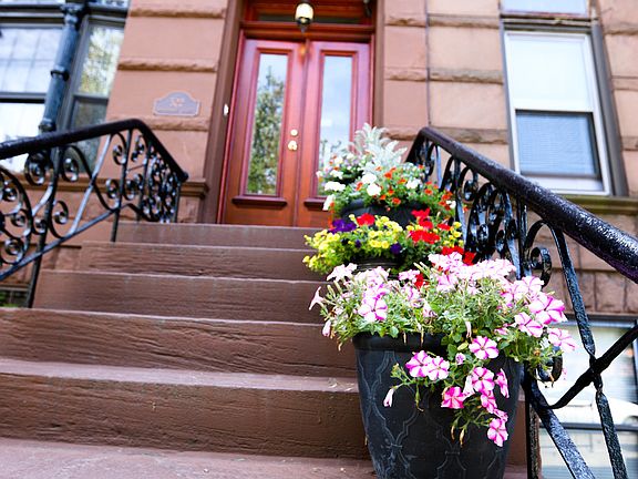 2nd image of 522 Bainbridge St #3