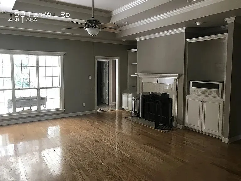 4 bed, 2359 sqft, $2,500 — Photo 2