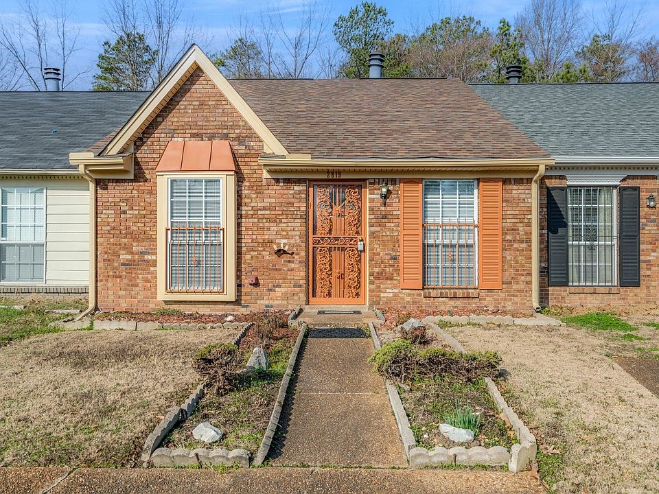 1st image of 2819 W Hickory Bluff Dr