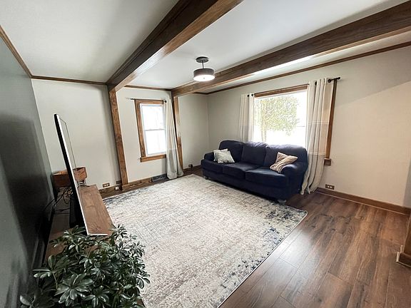 3rd image of 1605 Superior St