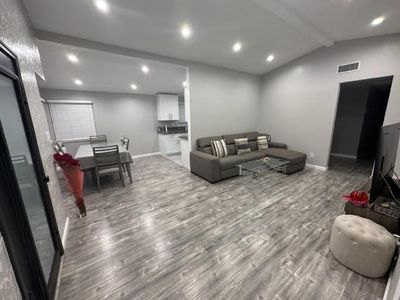 11956 Neenach St, Sun Valley, CA, 91352