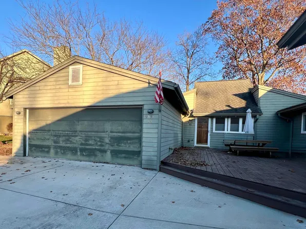 9531 S Harbour Pointe Dr, Bloomington, IN 47401