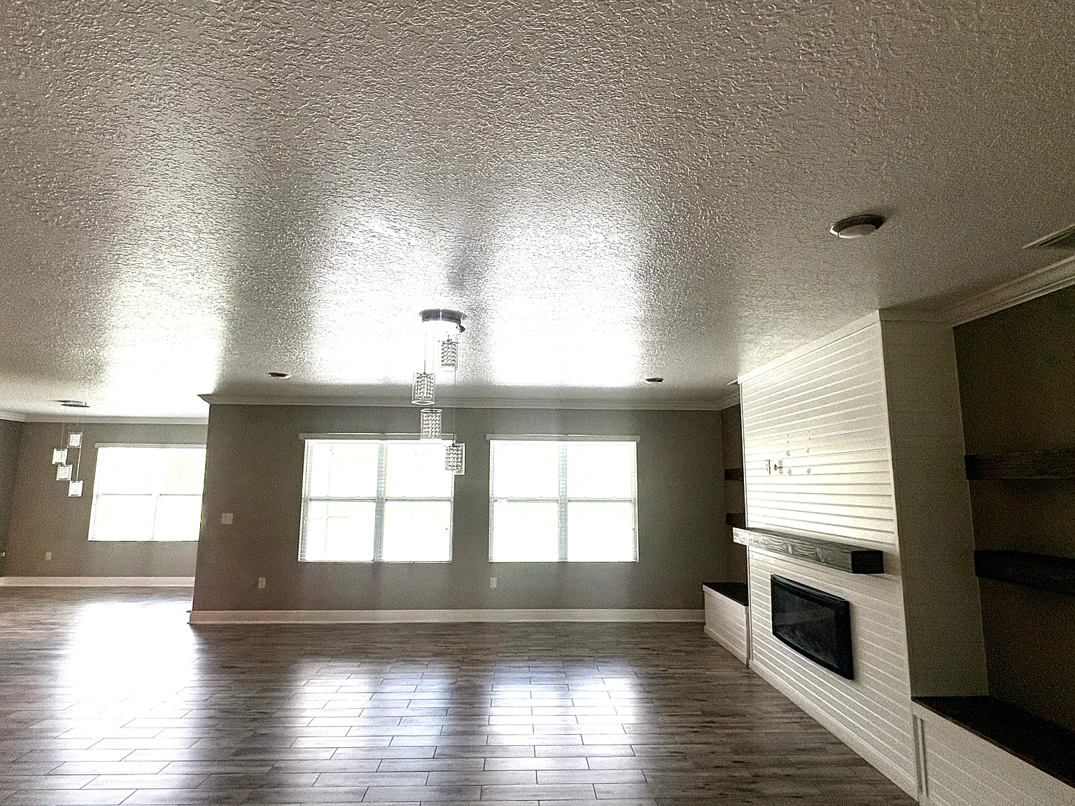 4 bed, 2319 sqft, $2,250 — Photo 4
