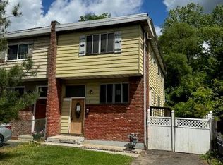 60 Lonergan Dr, Suffern, NY 10901