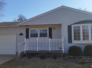 217 1st St NE, Hayfield, MN 55940