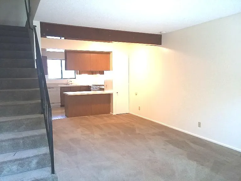 1217 Stonecreek Rd #H — Photo 2