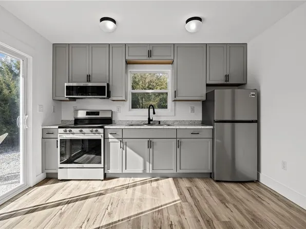 61 Maple Dr, Linn Valley, KS 66040