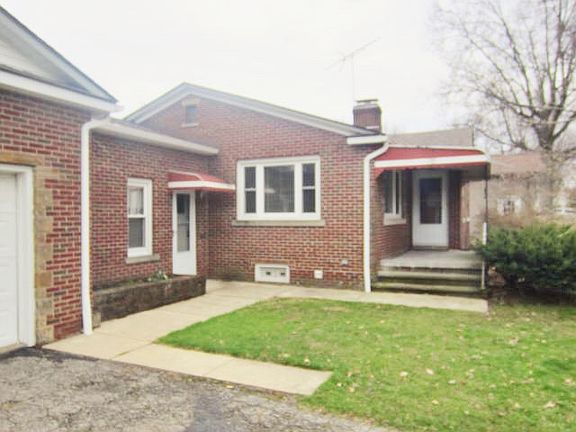 2nd image of 129 Forest Hill Dr