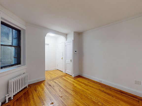 5th image of 414 E 58th St APT C3
